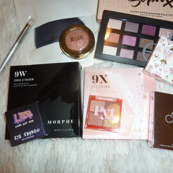 Bundle of Misc Makeup Items, Eyeshadow Palettes, Morphe, Revolution Highlighter - Picture 3 of 15
